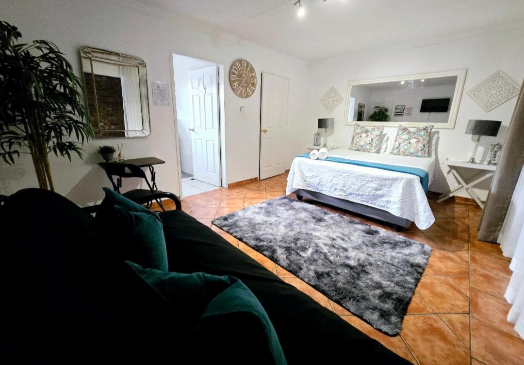 Zhantique Guest House 1- Unit 5 Boksburg Exterior foto